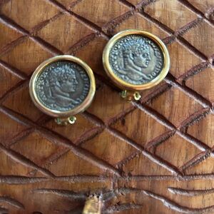 Vintage Carolee Roman Coin clip on earrings..Chic and classy 😘